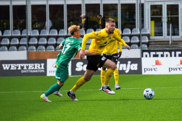 Merkityksellinen Ilves-KuPS huippupeli keskiviikkona Tammelassa - kärkikamppailun kannalta tärkeät pisteet ja Jarkko Wiss ottelu nro 200 päävalmentajana