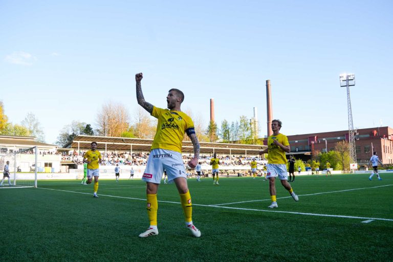KuPS kaatoi FC Hakan 3-1 ja jatkaa upeassa voittoputkessa