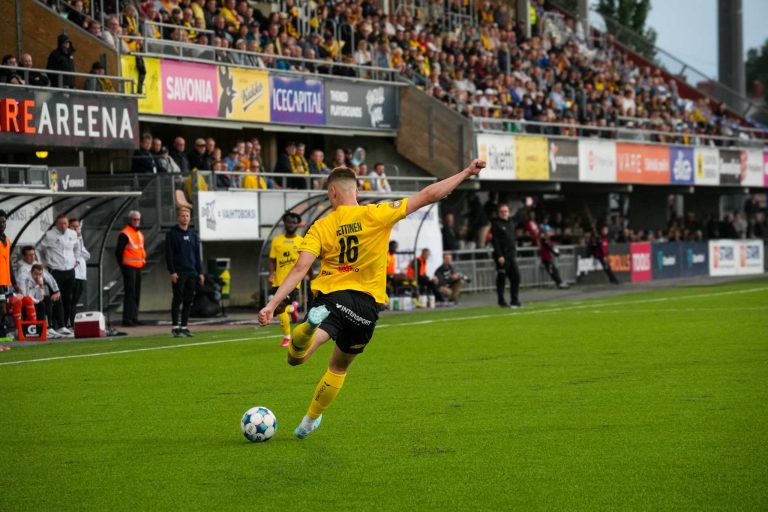 Helsinkiläisten vierailut Väre Areenalla jatkuvat: KuPS - IF Gnistan tiistaina