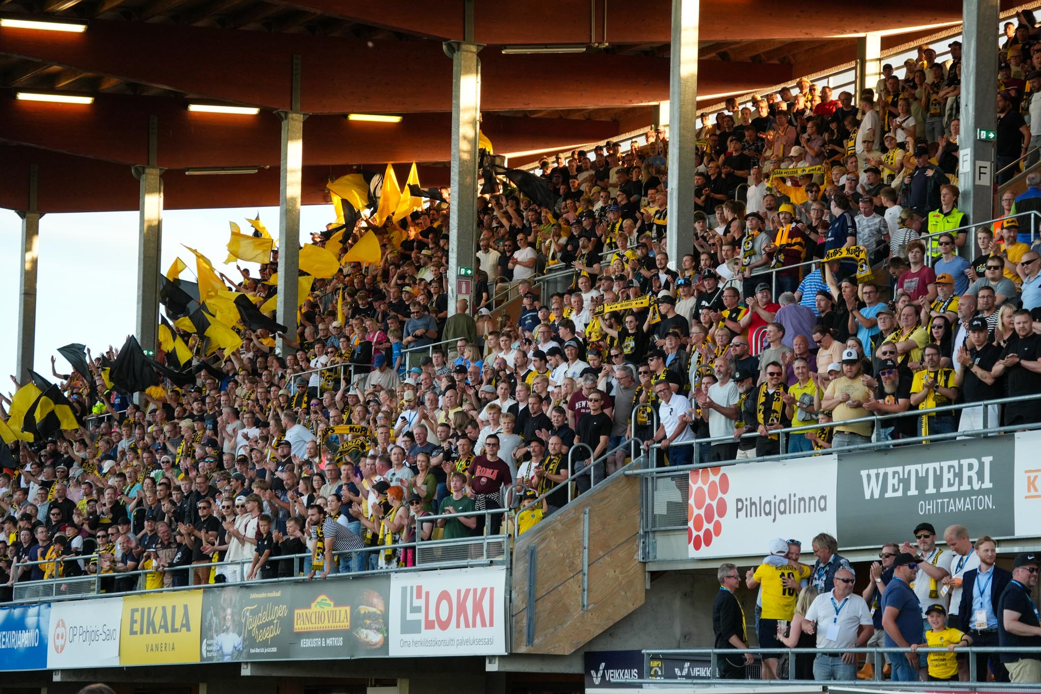 KAUSIKORTIT MYYNNISSÄ