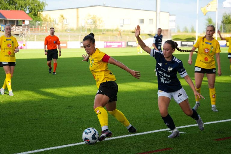 Kansallisen Liigan kuukurkistus: Santos loistaa, KuPS vahvassa vireessä