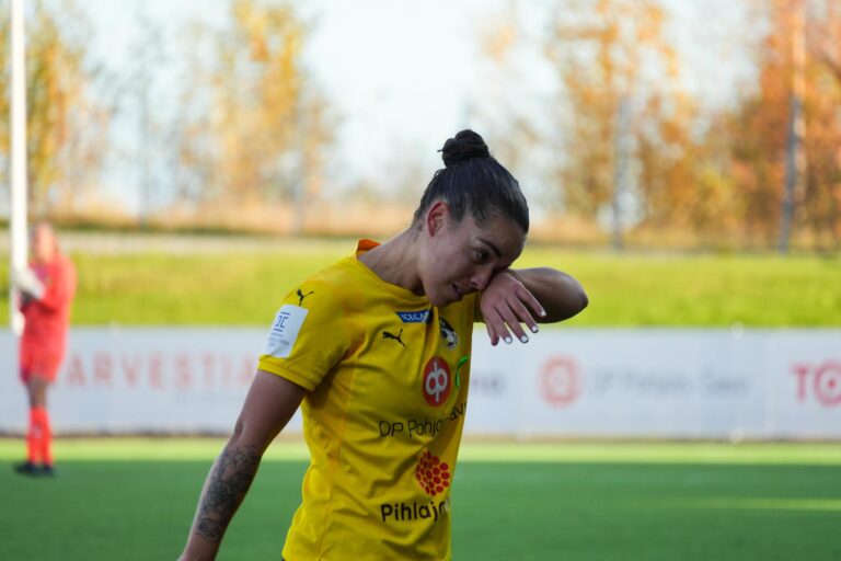 Ana Paula Silva Santos vetäytyy pelikentiltä