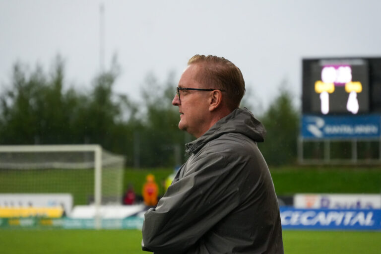 Jarkko Wiss valittiin kuukauden valmentajaksi - neljä KuPS pelaajaa kuukauden joukkueessa