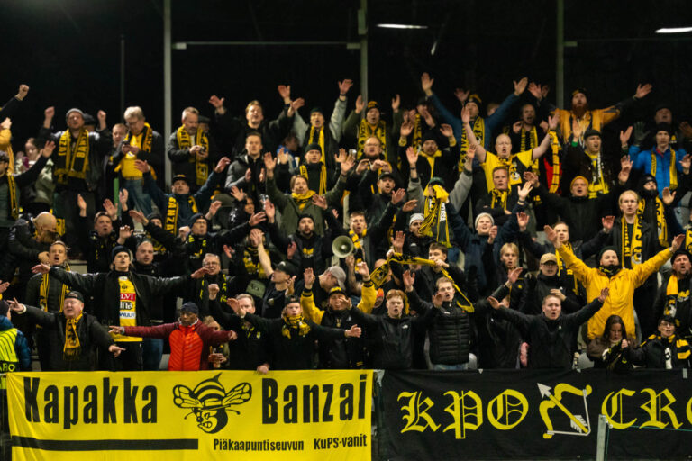 KuPSin eurokausi huipentuu kahteen jättiotteluun – historiallisen iso kannattajaryhmä matkalla Lontooseen