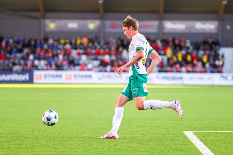 Niilo Kujasalo Kuopion Palloseuran keskikentälle