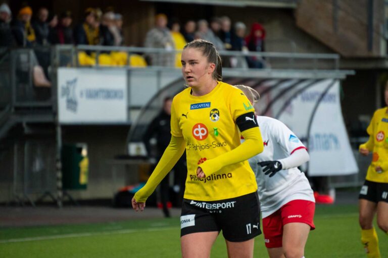 Johtajaksi syntynyt – Aada Nurmi hehkuttaa KuPSin yhteisöllisyyttä