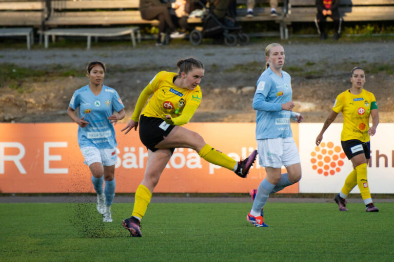 Aada Nurmi jatkaa Kuopion Palloseurassa