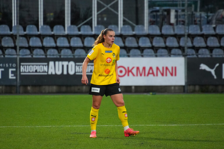 Niin hyvä, ettei sanotuksi saa: Aino Kröger tarjoilee tulevallakin kaudella keltamustaa tähtiloistoa