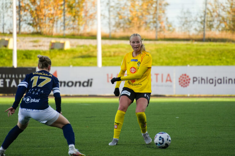 Lotalle ja Annille runsaasti peliaikaa Itävalta-ottelussa