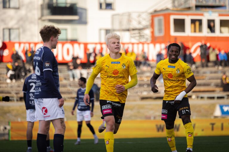 Veikkausliigan klassikko Väre Areenalla – KuPS kohtaa HJK:n sunnuntaina