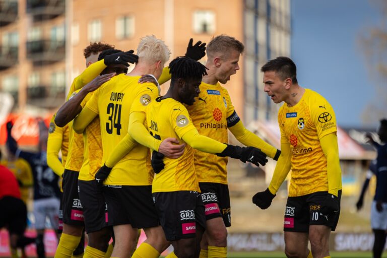 KuPS kaatoi AC Oulun kärkiottelussa Väre Areenalla