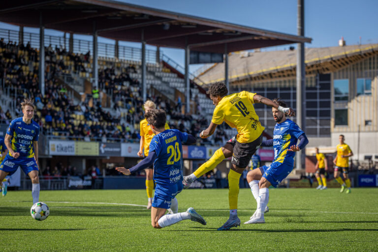 Calvin Kabuyen aurinkoinen toukokuu