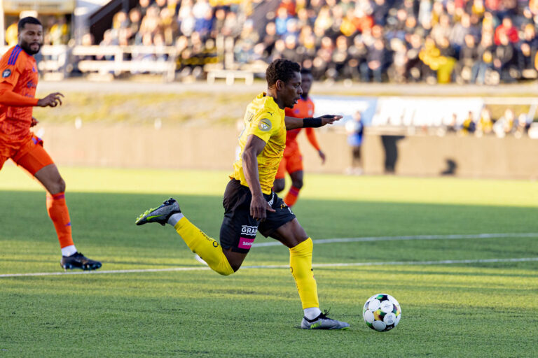 Veikkausliiga jatkuu lauantaina: KuPS - FC Lahti