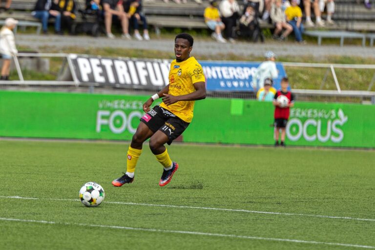 KuPS haki pisteet Vaasasta ja nousi sarjakärkeen