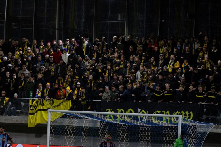KuPS kannattajien kokoontumispaikka Banja Lukassa